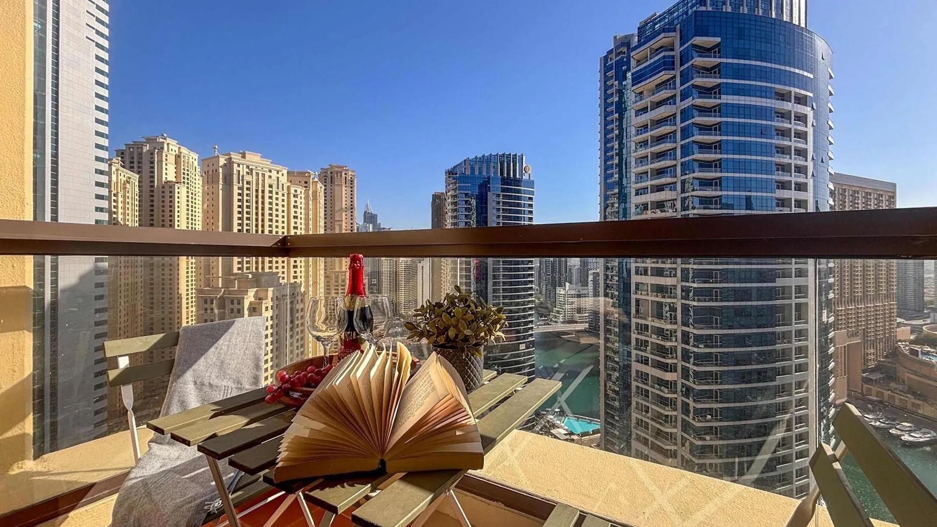 Frank Porter - Bahar 6 Dubaj Spojené arabské emiráty