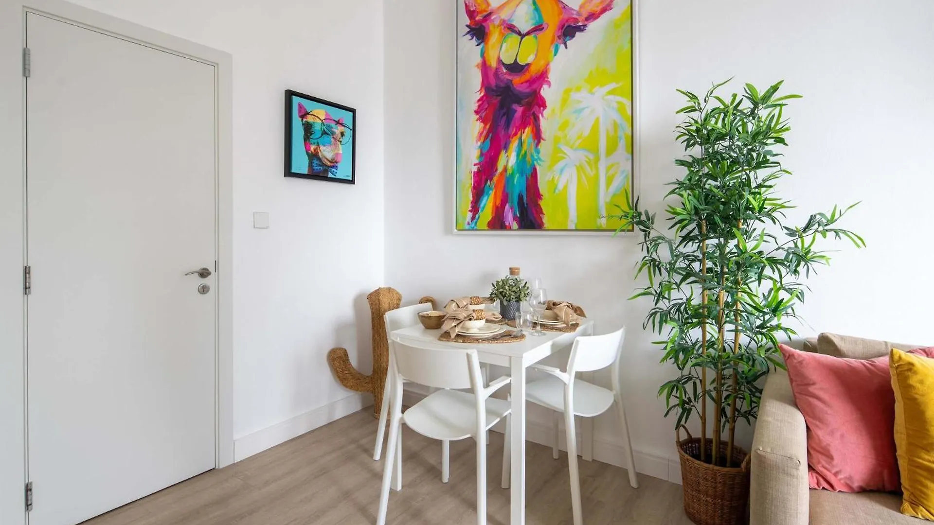 Frank Porter - Bahar 6 Dubai Apartment